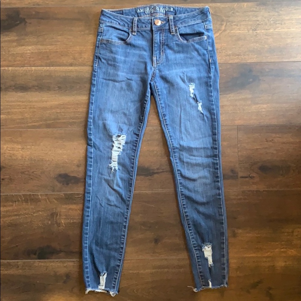American Eagle Distressed Jeans; Size 4 (Short)